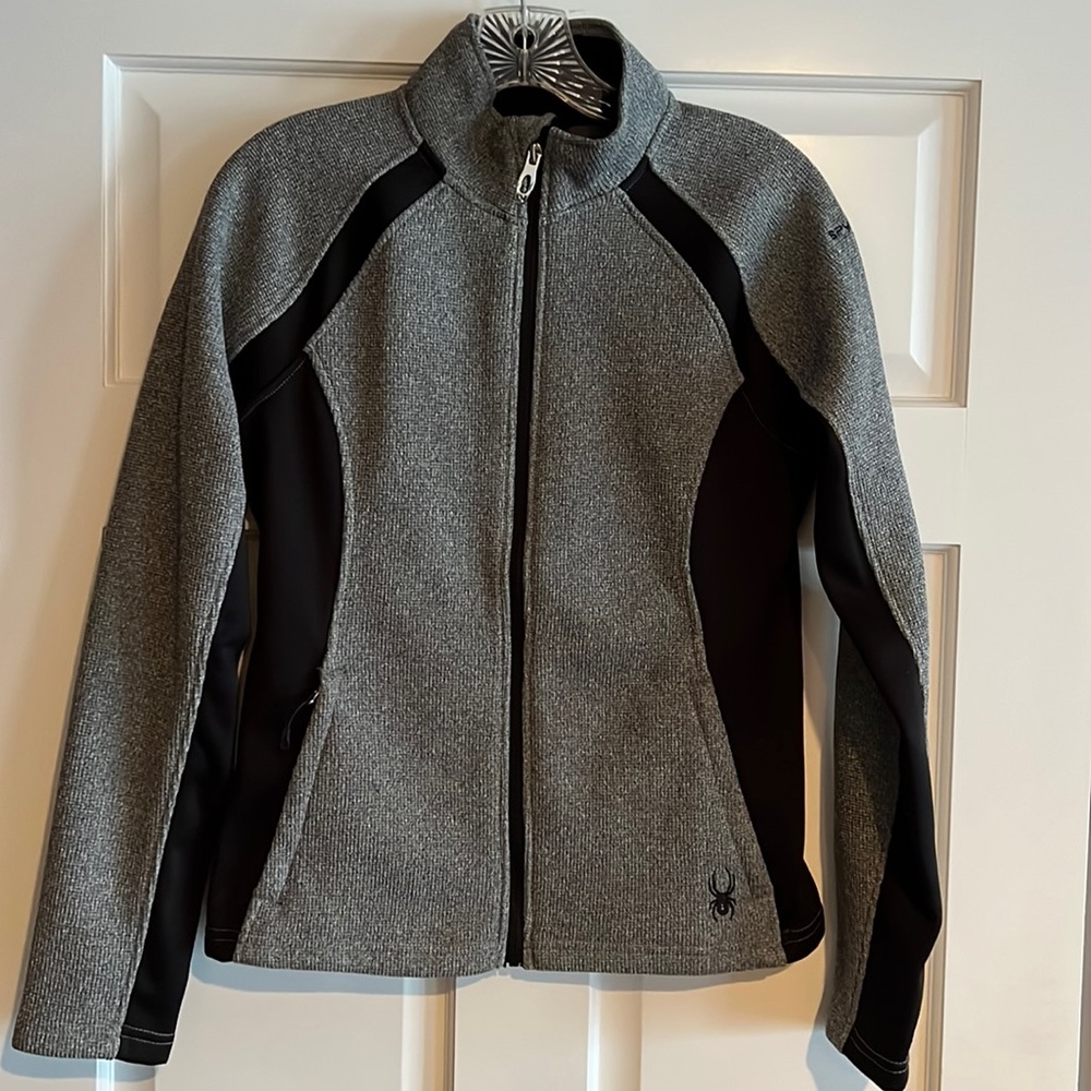 Spyder Women’s jacket size small 100% polyester gray and black fleece lined